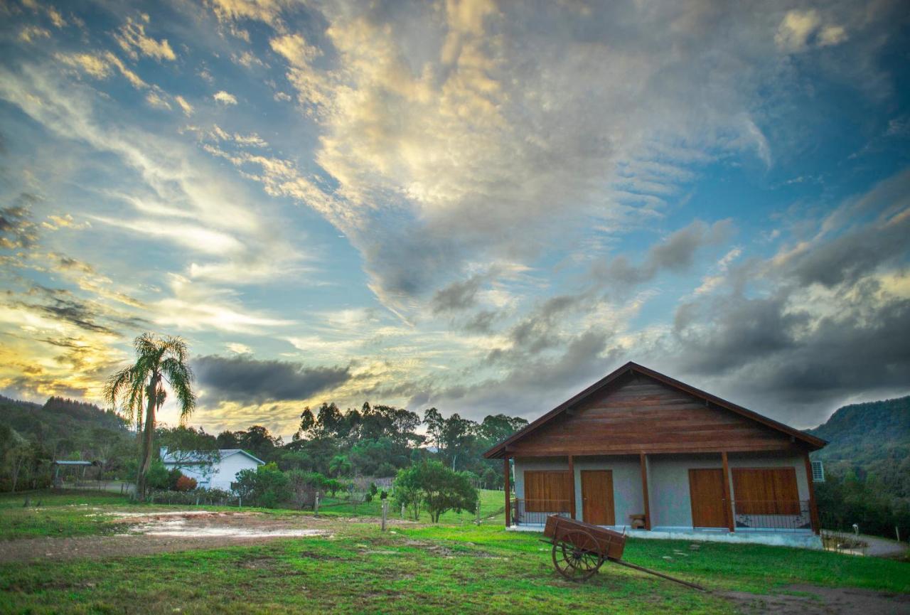 Bangalos Refugio Do Vale Santa Maria do Erval Екстер'єр фото